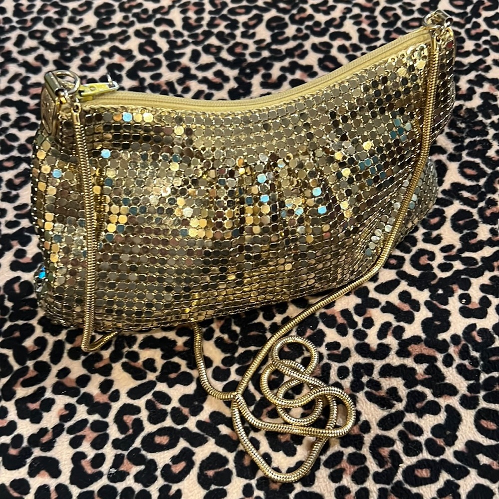 VINTAGE REGALE LTD CHAINLINK GOLD CLUTCH/CROSSBODY 70’s EUC YELLOW SATIN LINER